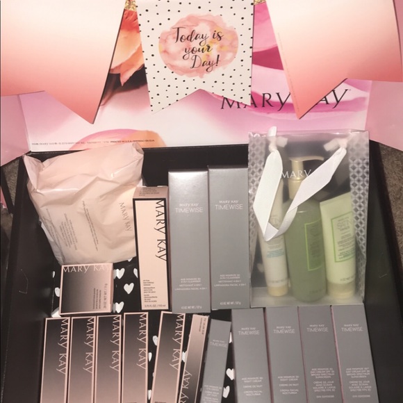 Mary Kay Starter Kit!💗 - Picture 2 of 8